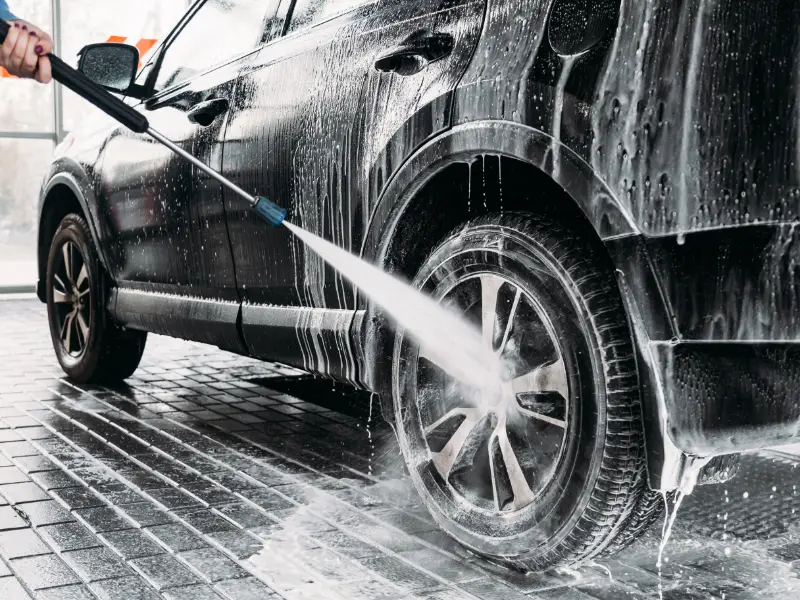 lavaggio-esterno-professionale-per-auto-cremona