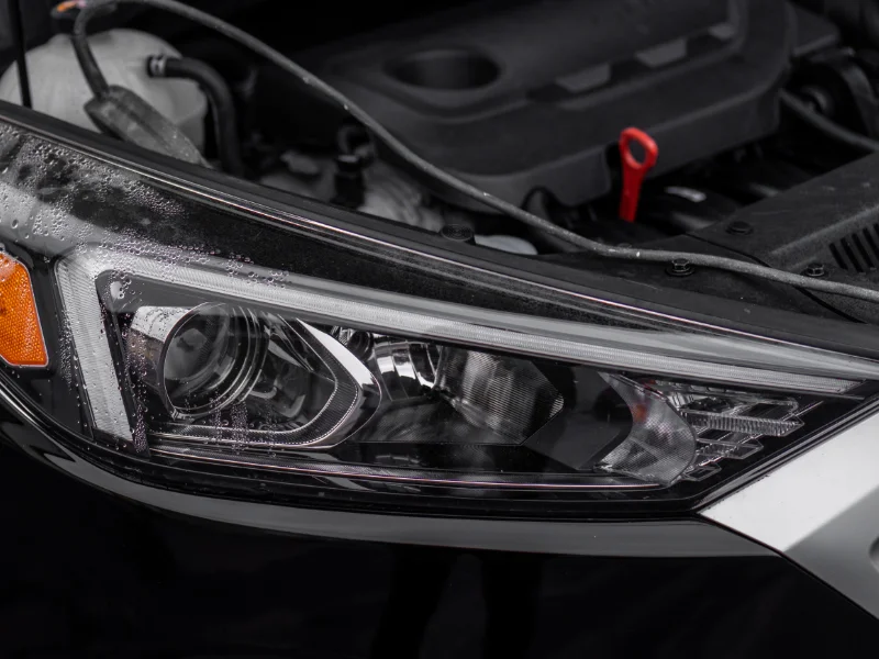 lucidatura-fanali-auto-opachi-per-ripristinare-la-brillantezza-parma